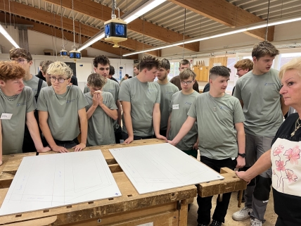 Truhlářský projekt Dart Cabinet
